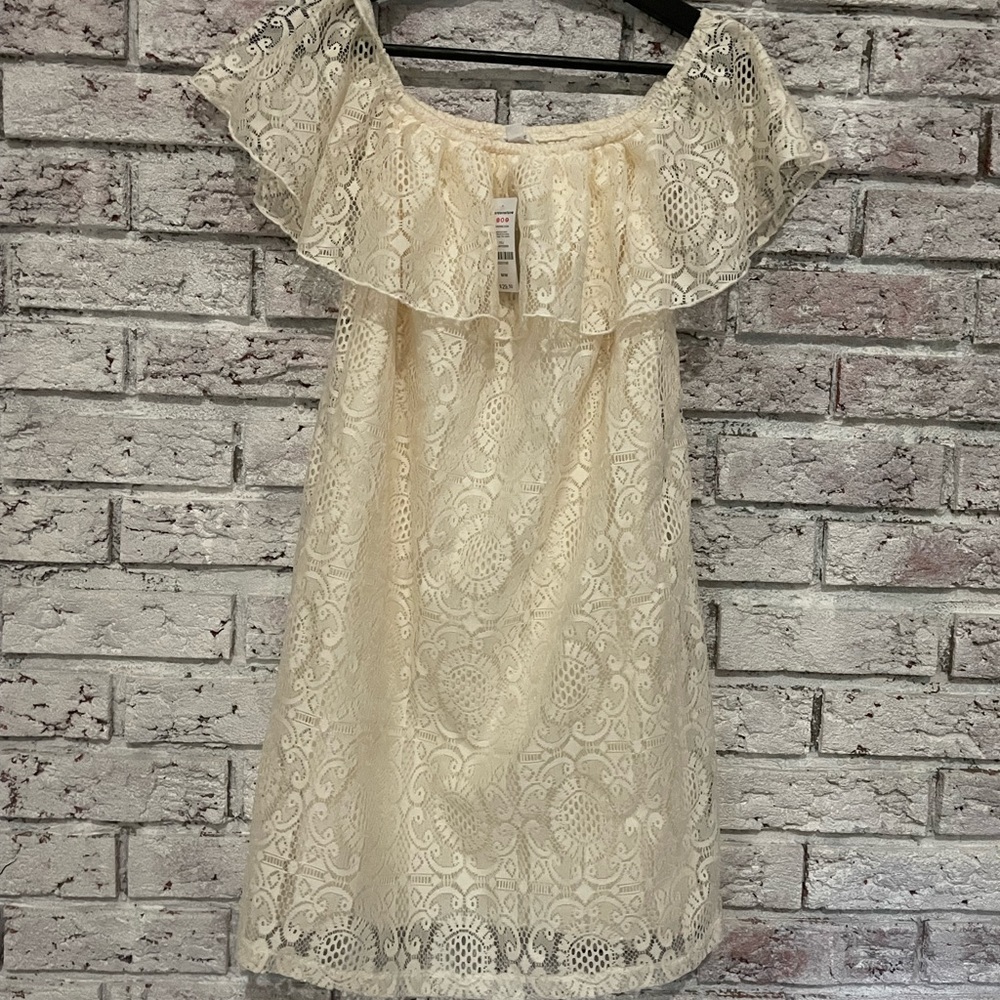 NWT- Medium Ardene off-the shoulder cream dress with lace detail